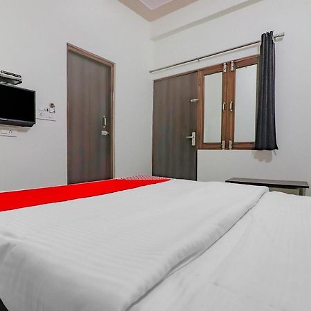 Rajlakshmi Guest House Матхура Екстер'єр фото