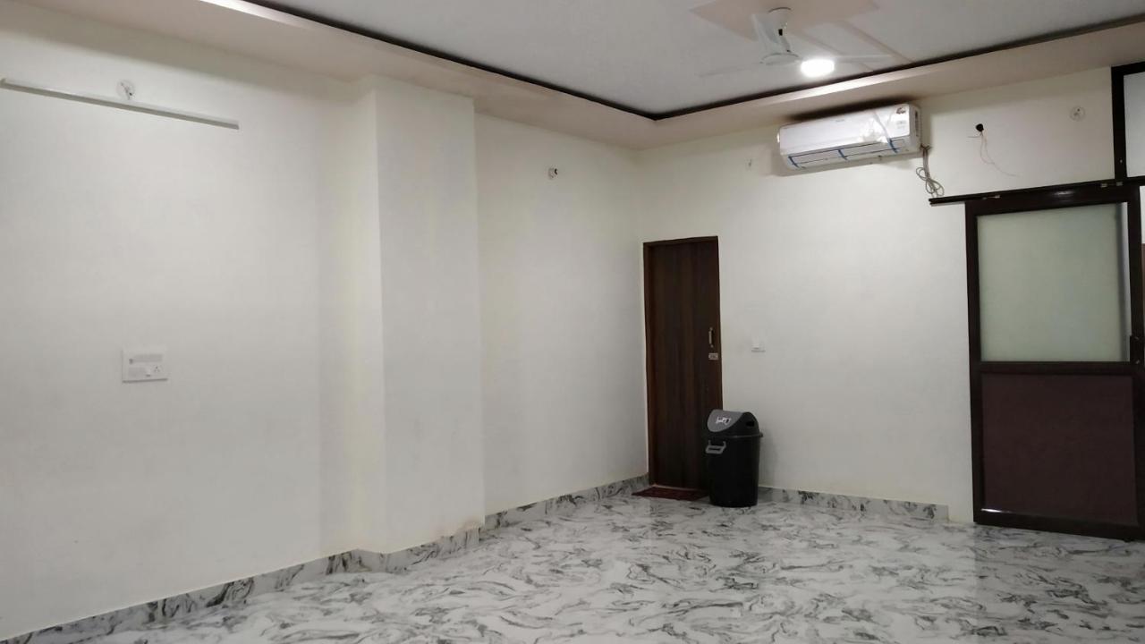 Rajlakshmi Guest House Матхура Екстер'єр фото