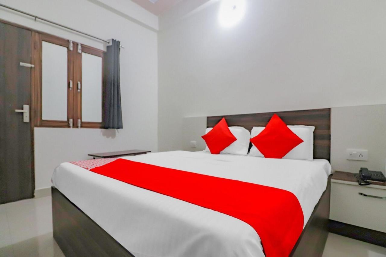 Rajlakshmi Guest House Матхура Екстер'єр фото